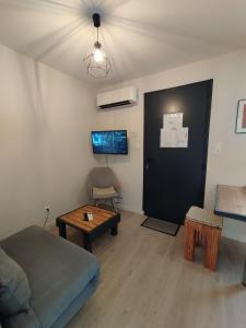 Gallery image of Le Collonges, éco-container PMR, Vallée de la Dordogne in Souillac