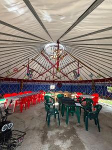 Restaurace v ubytování Kolsay Kazakh Yurts