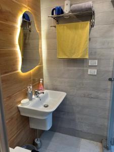A bathroom at شقه فندقيه