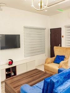 Gallery image of Crowned Crest Apartments in Akowonjo +42 photos