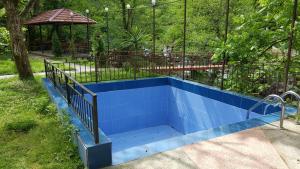 Bazén v ubytování Holiday home in Tkhilnari #1, #2, #3, #5 nebo v jeho okolí