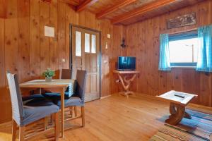 TV a/nebo společenská místnost v ubytování Apartment Iko