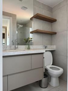 Ένα μπάνιο στο Conforto, praticidade e vista incrível – perto do centro de Bauru