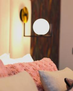 Postel nebo postele na pokoji v ubytování Mavi Luxury Suites