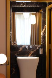 Koupelna v ubytování Mavi Luxury Suites