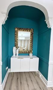 Gallery image of The Velvet Key near EWR airport &NYC in Newark