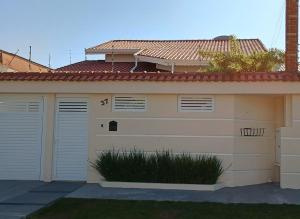 Το κτήριο όπου στεγάζεται  η παραθεριστική κατοικία