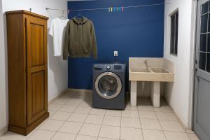 Fotografie z fotogalerie ubytování Casa Cómoda con Jacuzzi, Cochera, Terraza y Jardín v destinaci Arandas