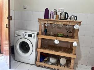 Kuchyň nebo kuchyňský kout v ubytování Hello Rafiki GuestHouse - Mkunazini