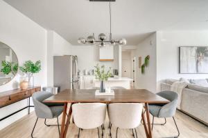 Χώρος καθιστικού στο Stay Portland - Stylish Luxe Suite N Williams & Alberta Districts