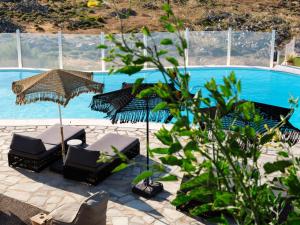 Bazén v ubytování Cosset Villa BohoChic Sea&HarbourView and Sunset by One-Villas nebo v jeho okolí