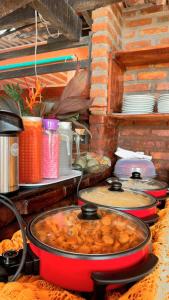 Comida no hotel ou em algum lugar perto mais 2 fotos