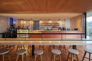 Lounge oder Bar in der Unterkunft The Gaia Hotel Bandung