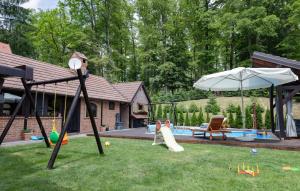 Herní místnost nebo prostor pro děti v ubytování Amazing Home In Novo Zvecevo With Sauna