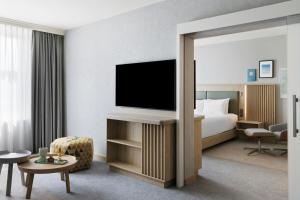 TV o dispositivi per l'intrattenimento presso Courtyard by Marriott Zurich North