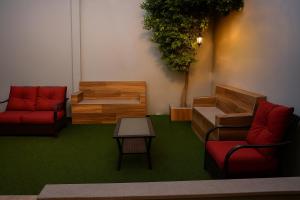 Posezení v ubytování Casa Cómoda con Jacuzzi, Cochera, Terraza y Jardín