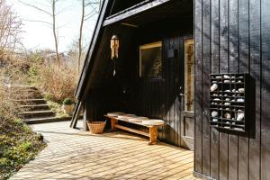 En have udenfor Renovated Summer Home With Terrace