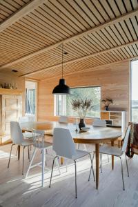 Ảnh trong thư viện ảnh của Feel The Nature Inside In Architect-Designed Gem ở Nibe