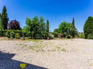 Vonkajšia záhrada v ubytovaní Scenic Apartment in Casole d'Elsa with Pool
