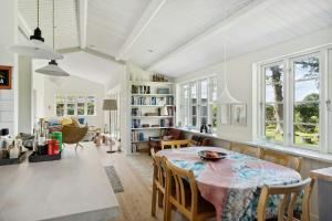 Ruang duduk di Idyllic Tranquility And Island Atmosphere On Thurø
