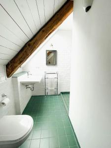 Koupelna v ubytování Holiday Home In Rural Idyll Of The Uckermark + 19 fotografií