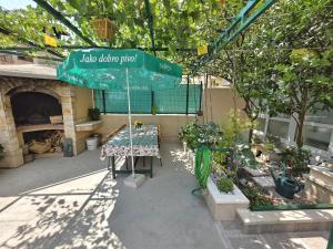 Fotografie z fotogalerie ubytování Cosey Studio Apartment For 2 Free Private Parking v destinaci Makarska