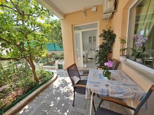Balkón nebo terasa v ubytování Cosey Studio Apartment For 2 Free Private Parking