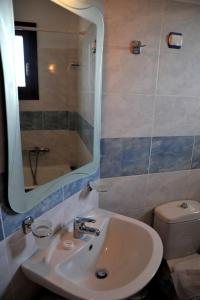 Kyma Hotel tesisinde bir banyo