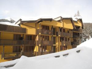 Gallery image of Monolocali Alberti - Des Alpes in Madonna di Campiglio