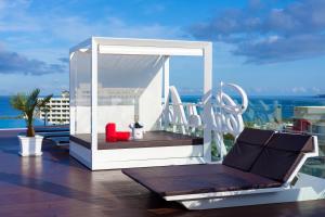 Балкон или терраса в Tigotan Lovers & Friends Playa de las Americas - Adults Only (+18)