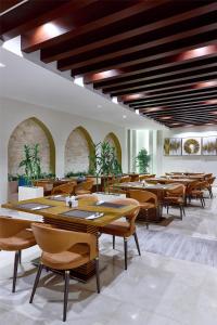 Posezení v ubytování DoubleTree By Hilton Doha - Al Sadd