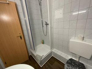 Koupelna v ubytování Pension Markt Neustrelitz