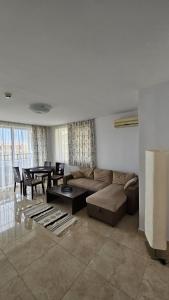 Imagen de la galería de PSB Apartments in Etara 2 & 3 Complex Sveti Vlas, en Sveti Vlas 27 fotos más