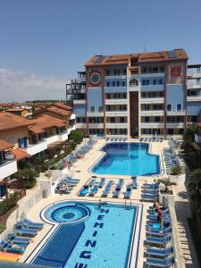 Bazén v ubytování Villaggio Hemingway - Family Aparthotel nebo v jeho okolí
