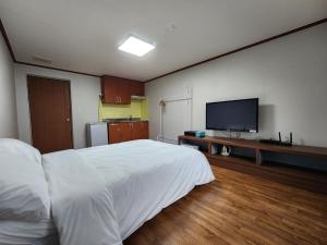 Kuchyň nebo kuchyňský kout v ubytování Sorak Hostel + 14 fotografií