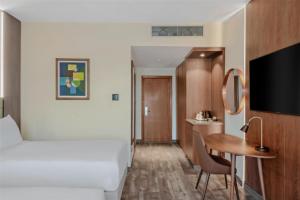 Doubletree By Hilton Addis Ababa Airport客房内的一张或多张床位