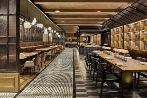 Restoran atau tempat lain untuk makan di Hilton Shanghai Zhangjiang Science City - Shuttle bus to Shanghai Disney Resort and Shanghai New International Expo Centre during exhibition period and 30 minutes drive to PVG