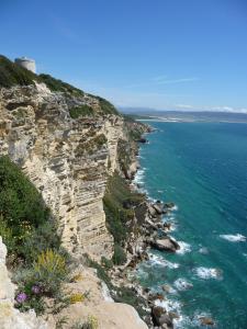 a view of the ocean from a cliff at Casa en casco antiguo de Barbate in Barbate