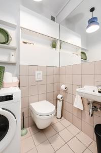 Ванная комната в Marszalkowska Metro Politechnika by P&O Serviced Apartments