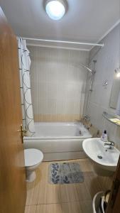 Et badeværelse på Aparthotel Raikov Ski Lodge