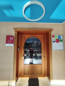 Vstupní hala nebo recepce v ubytování Hôtel Le Claridge