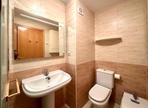 Koupelna v ubytování Home Vila-seca Town + 19 fotografií