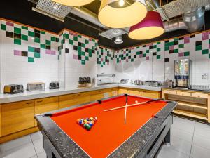 Biliár nebo kulečník v ubytování ibis Styles Glasgow Centre George Square