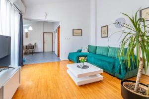 TV a/nebo společenská místnost v ubytování Apartments Mikulina