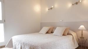 Cama o camas de una habitación en Astbury Apartments Ses Basses