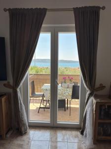 Loodusmaastik villa lähedal