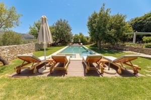 Bazén v ubytování Athermigo Boutique Estate nebo v jeho okolí