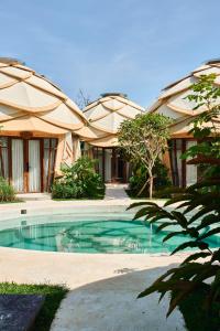 Πισίνα στο ή κοντά στο Nuanu Suites & Accommodations