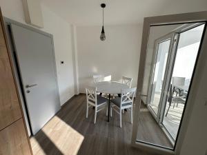 Φωτογραφία από το άλμπουμ του Apartmani Aki 5 στο Bar +5 φωτογραφίες