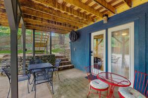 Imagine din galeria proprietății The Blue Beaver Cottage în Rogers